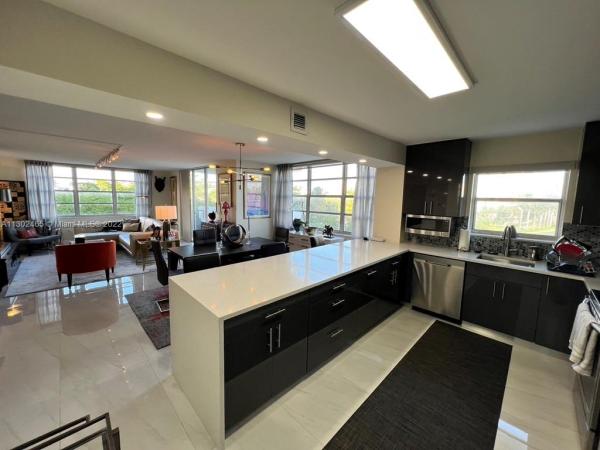 Commodore Plaza Century, 2780 NE 183rd St #417, Aventura, Florida 33160, image 2