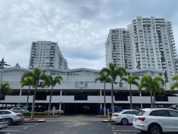 Commodore Plaza Century, 2780 NE 183rd St #803, Aventura, Florida 33160, image 2