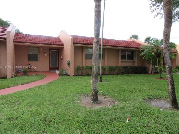 Golden Lakes Village, 439 Lake Helen Dr, West Palm Beach, Florida 33411, image 2