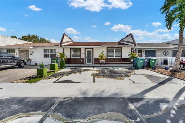 El Escorial, 4255 SW 69th Ave #4255, Glenvar Heights, Florida 33155, image 1