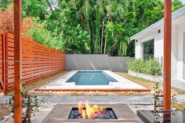 8430 E Dixie Hwy, Miami, Florida 33138, image 2
