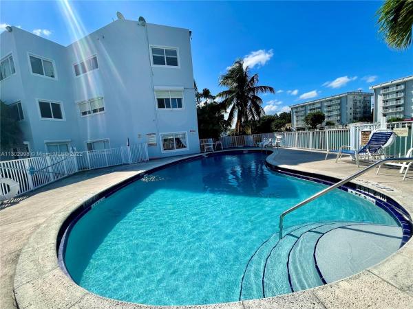Rive Marseilles, 1185 Marseille Dr #205, Miami Beach, Florida 33141, image 2