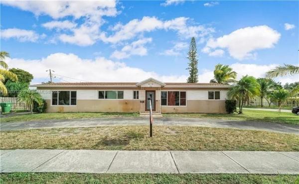 Fairmont, 850 SW 31st Ave, Fort Lauderdale, Florida 33312, image 1