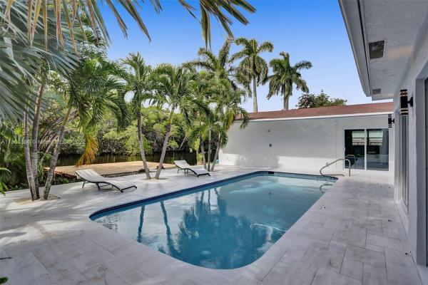 Boniello Villas, 2533 NW 9th Ter, Wilton Manors, Florida 33311, image 1