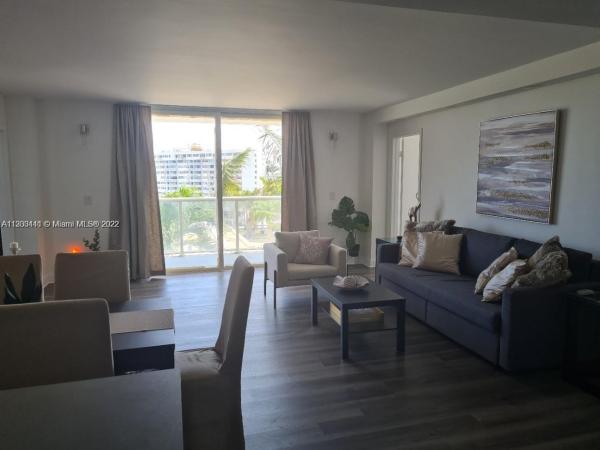 Sailboat Cay, 13499 Biscayne Blvd #610, North Miami, Florida 33181, image 1