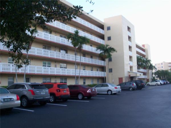 Meadowbrook Lakes View, 401 SE 3rd St #306, Dania Beach, Florida 33004, image 1