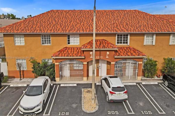 West Palm Villas, 2589 W 76th St #206, Hialeah, Florida 33016, image 1