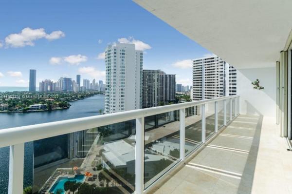 Waterview 2, 20515 E Country Club Dr #1446, Aventura, Florida 33180, image 2