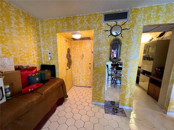 Bonavida, 20100 W Country Club Dr #401, Aventura, Florida 33180, image 2