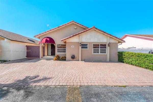 Les Chalets, 756 SW 100th Ct Cir, Fountainebleau, Florida 33174, image 1