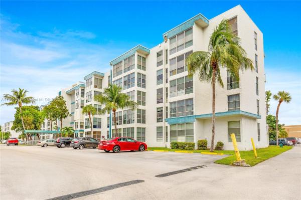 Avila North, 17560 Atlantic Blvd #516, Sunny Isles Beach, Florida 33160, image 1