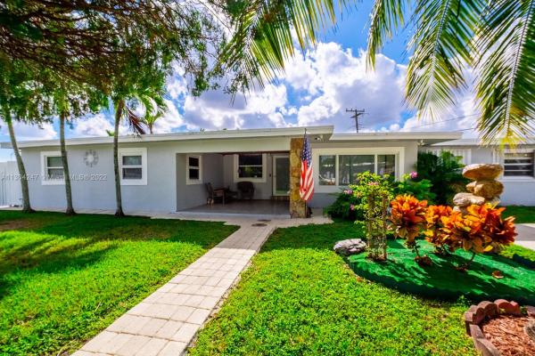 Westwood Lakes Residential, 11330 SW 41st Ter, Westwood Lakes, Florida 33165, image 2