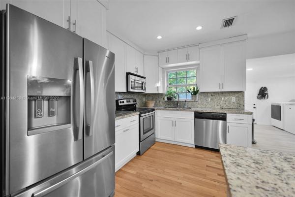 Le Jeune Manors, 3850 NW 12th St, Miami, Florida 33126, image 1