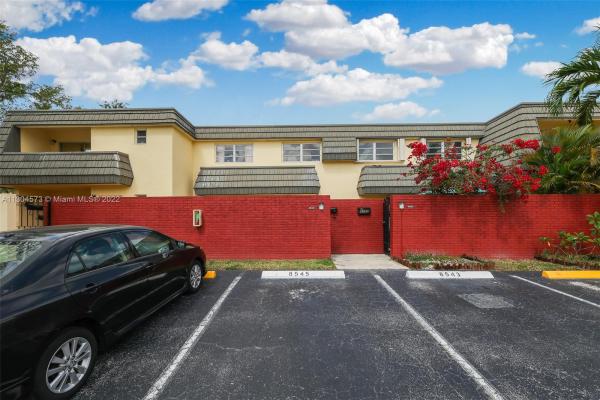 Kendale Lakes Townhouses, 8545 SW 137th Ave #8545, Kendale Lakes, Florida 33183, image 2