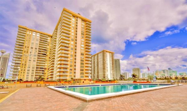 Winston Towers 400, Sunny Isles Beach, Florida 33160, image 2
