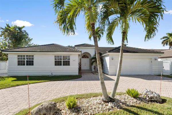 3490 SW 142nd Pl, Unincorporated Dade County, Florida 33175, image 2