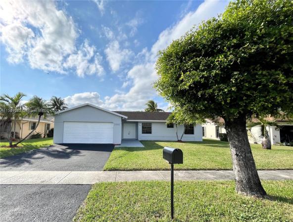 Estates Of Lake Miramar, 2300 E Lake Miramar Cir, Miramar, Florida 33025, image 1