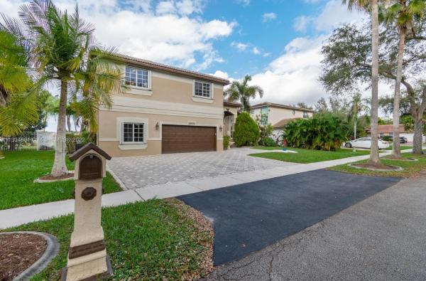 Shannon Lake Estates, 13071 NW 9th St, Sunrise, Florida 33325, image 1