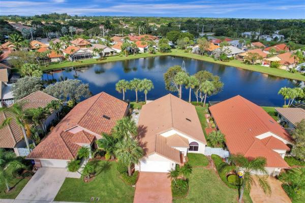 Citrus Glen, 114 Executive Cir, Boynton Beach, Florida 33436, image 1