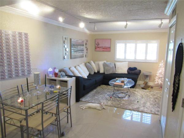 New Chateau, 633 NE 2nd Ave #13, Fort Lauderdale, Florida 33304, image 1