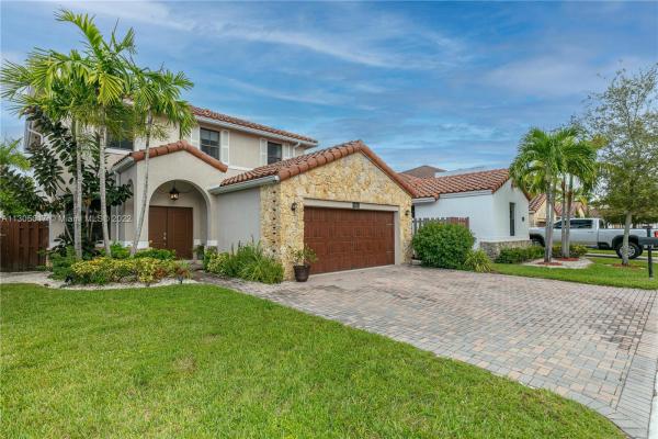 Fontainebleau West North, 9761 NW 9th St, Fountainebleau, Florida 33172, image 1