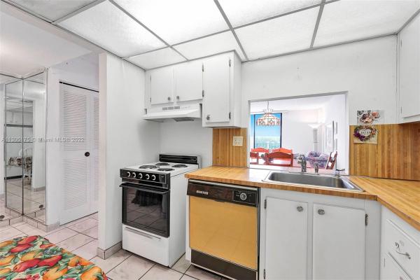 Windwood, 16751 NE 9th Ave #402, North Miami Beach, Florida 33162, image 1