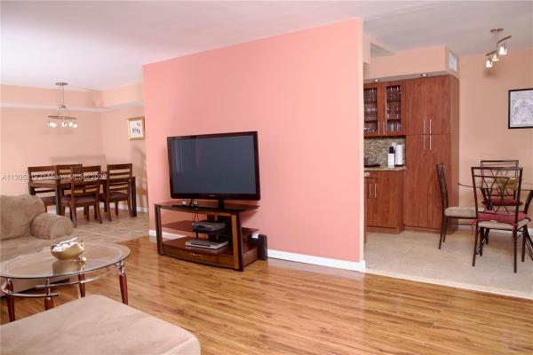 Winston Towers 400, 231 174th St #1202, Sunny Isles Beach, Florida 33160, image 2