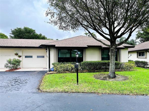 Greentree Villas, 4742 Greentree Rd #B, Boynton Beach, Florida 33436, image 2