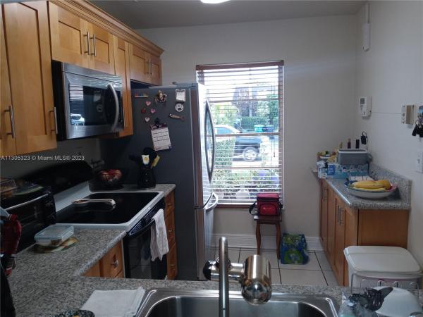 Devon Aire Villas, 12214 SW 118th Ln #1, The Crossings, Florida 33186, image 2