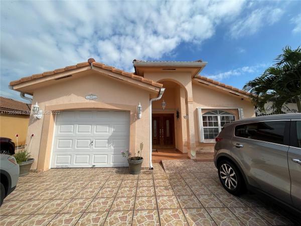 941 SW 143rd Pl, Unincorporated Dade County, Florida 33184, image 2