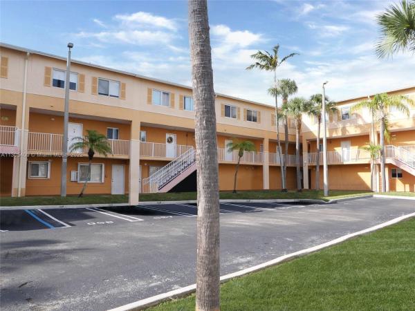 Paseo Real, 6215 Kendale Lakes Cir #268, Kendale Lakes, Florida 33183, image 1