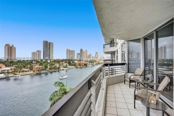 Mystic Pointe Tower 100, 19195 NE 36th Ct #809, Aventura, Florida 33180, image 2