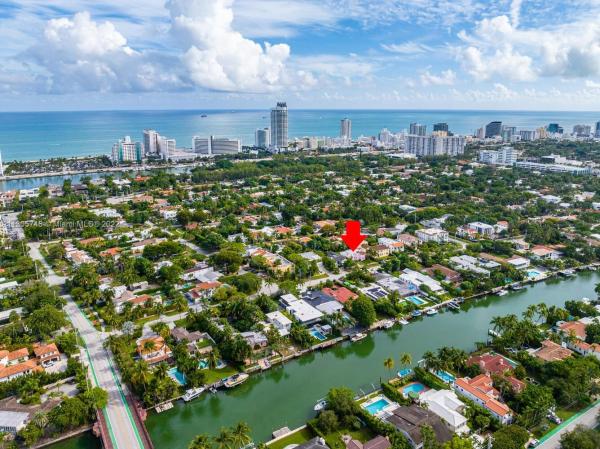 Surprise Lake, 4551 Prairie Ave, Miami Beach, Florida 33140, image 1