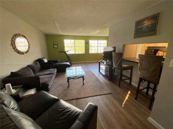 Windmill Lakes, 8657 SW 5th St #206, Pembroke Pines, Florida 33025, image 1
