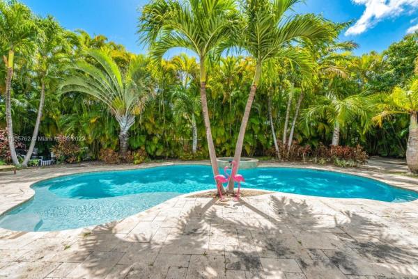 Flamingo Terrace, 3745 Pine Tree Dr, Miami Beach, Florida 33140, image 1