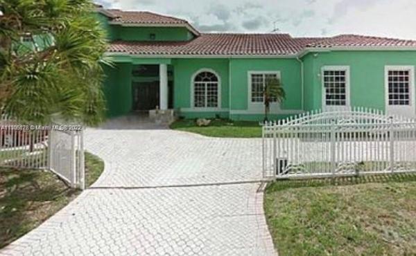 North Links Country Club Estates, 7450 N Augusta Dr, Country Club, Florida 33015, image 2