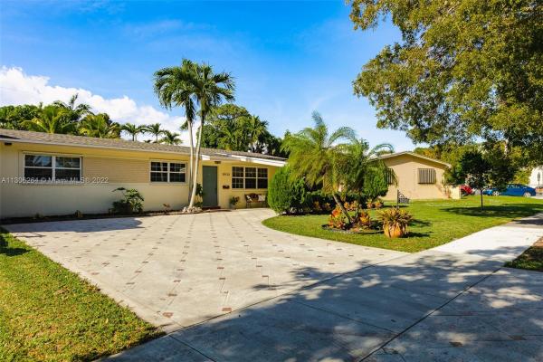 Whispering Pines Estates, 18930 SW 89th Ct, Cutler Bay, Florida 33157, image 2
