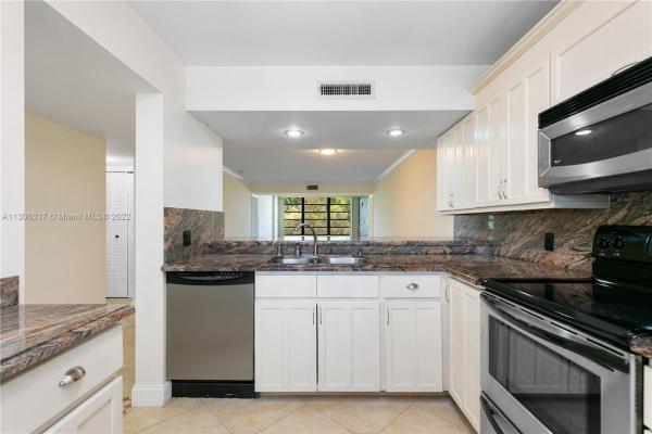 Whitehall 2 Of Pine Island Ridge, 1719 Whitehall Dr #403, Davie, Florida 33324, image 2