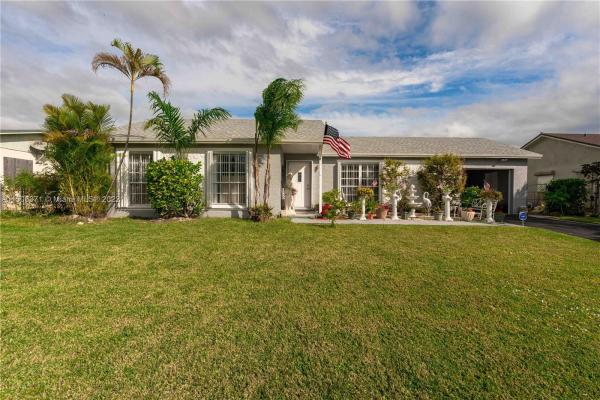 Meadow Wood Manor, 26567 SW 126th Ave, Kendale Lakes, Florida 33032, image 1