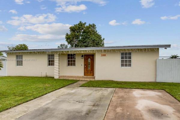 Westwood Lakes Residential, 11450 SW 42nd Ter, Westwood Lakes, Florida 33165, image 2