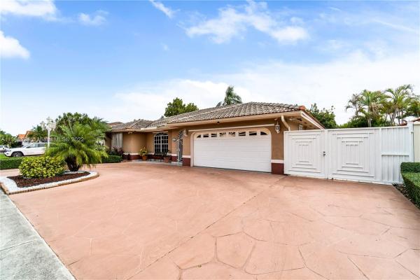 Blue Room Estates, 13470 SW 30th St, Tamiami, Florida 33175, image 1