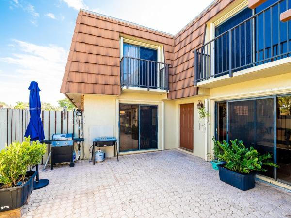Village At Lake Pine, 11916 SW 11th Ct, Davie, Florida 33325, image 2