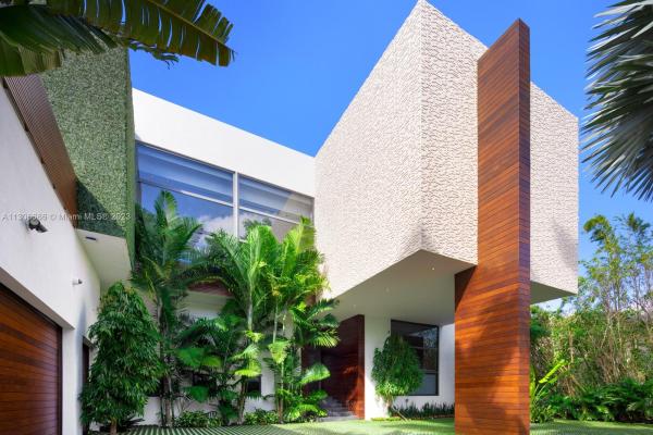 Sunset Lake, 3114 N Bay Rd, Miami Beach, Florida 33140, image 1