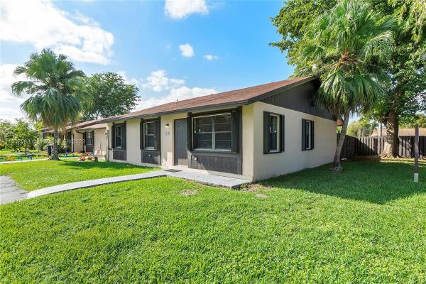 San Sebastian Townhouses, 4440 SW 136th Pl #1, Kendale Lakes, Florida 33175, image 1