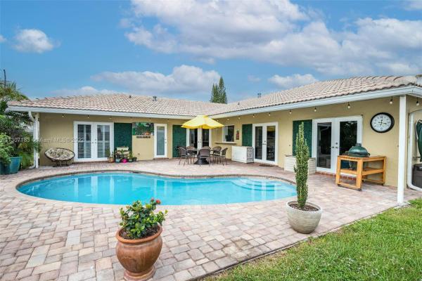Country Club Village, 1592 NW 8th St, Boca Raton, Florida 33486, image 1