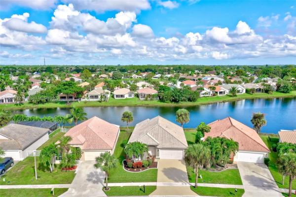 Saratoga Lakes, 250 E Saratoga Blvd E, Royal Palm Beach, Florida 33411, image 2