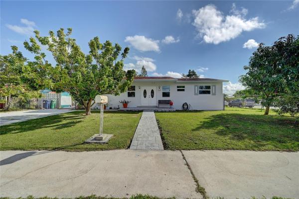 South Miami Heights Residential, 20123 SW 118th Ct, South Miami Heights, Florida 33177, image 2