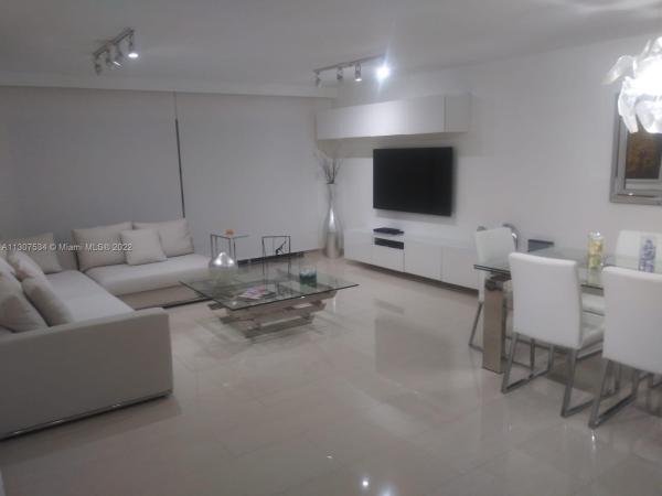 Canongate, 800 NE 195th St #114, Ives Estates, Florida 33179, image 1