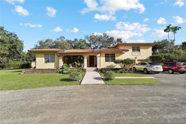 Griffing Biscayne Park Estates, 11095 Griffing Blvd, Biscayne Park, Florida 33161, image 2