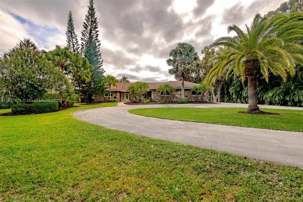 Sunshine Ranches, 13900 Mustang Trl, Southwest Ranches, Florida 33330, image 2